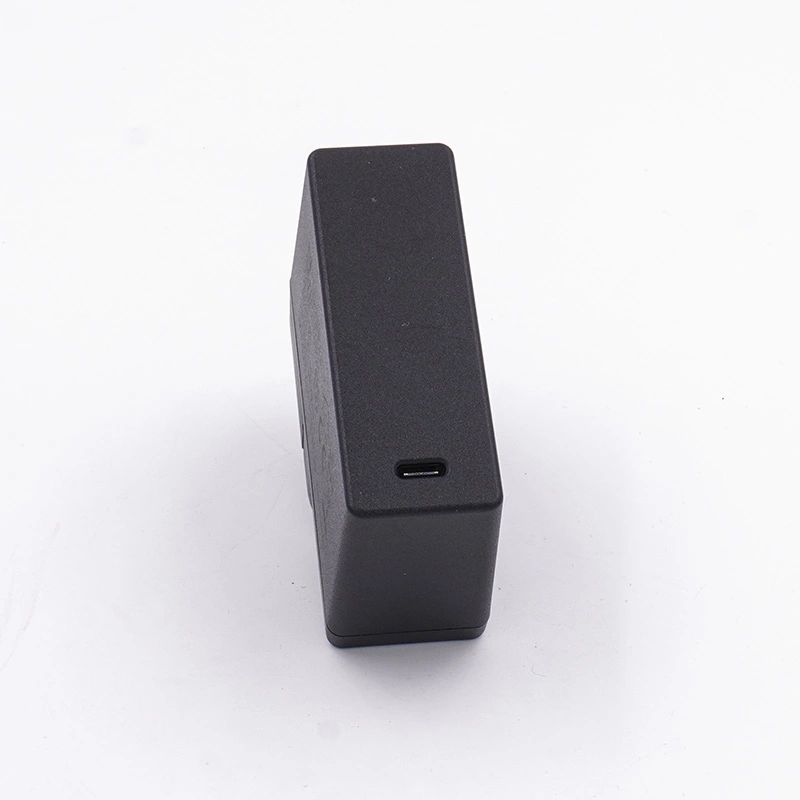 9V 3A vyměnitelný napájecí adaptér s výstupem portů USB C
